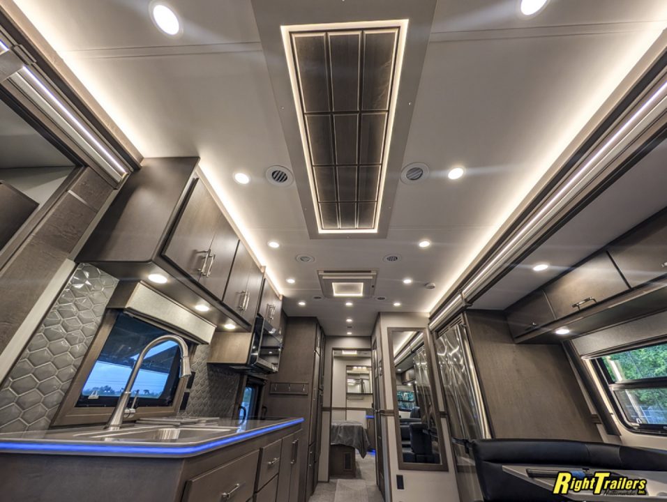New 2027 Renegade RV Motorhome Peterbilt 589 Class C 45CME - 1.5 Bathrooms