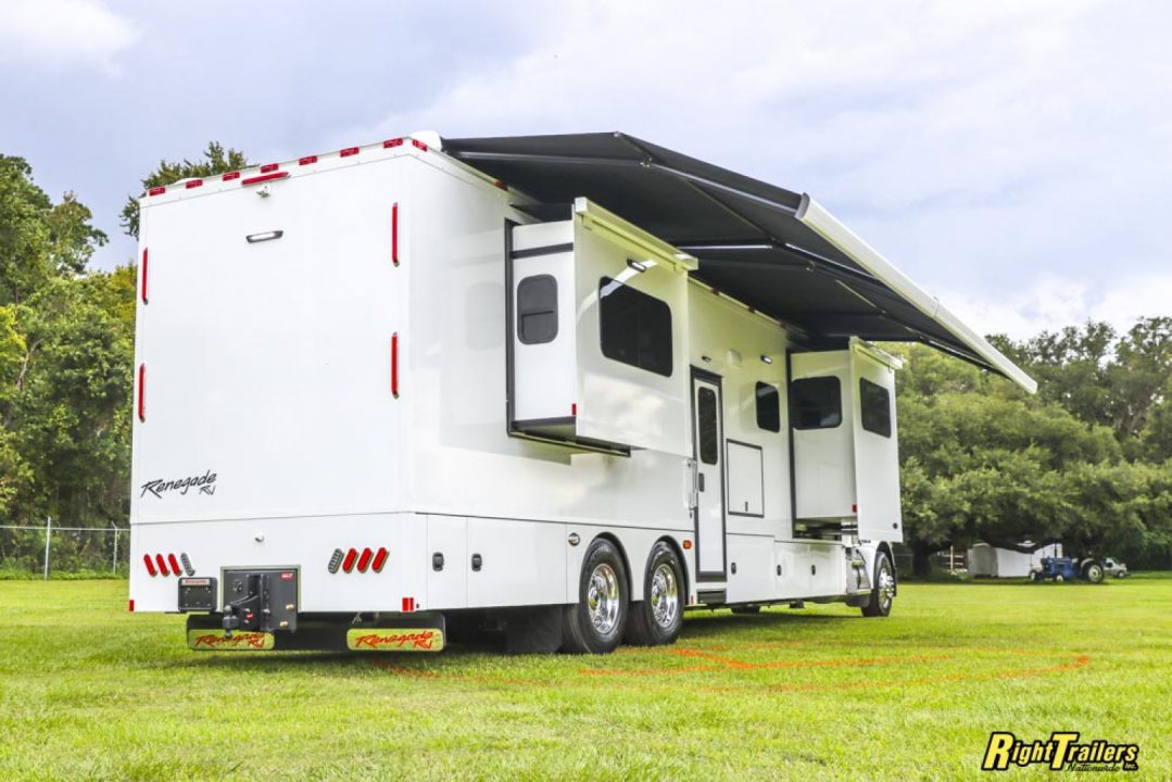 New 2027 Renegade RV Motorhome Peterbilt 589 Class C 45CME - 1.5 Bathrooms