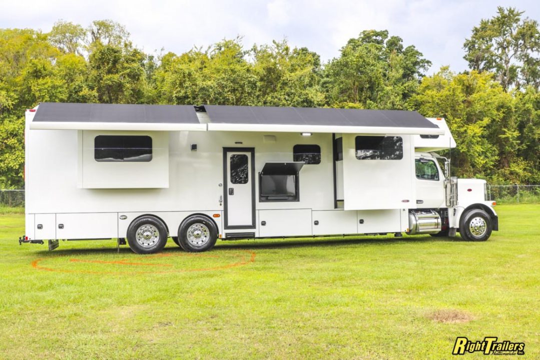 New 2027 Renegade RV Motorhome Peterbilt 589 Class C 45CME - 1.5 Bathrooms
