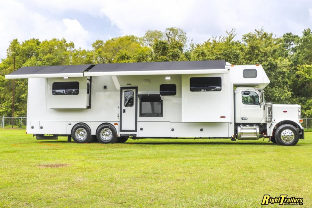 New 2027 Renegade RV Motorhome Peterbilt 589 Class C 45CME - 1.5 Bathrooms