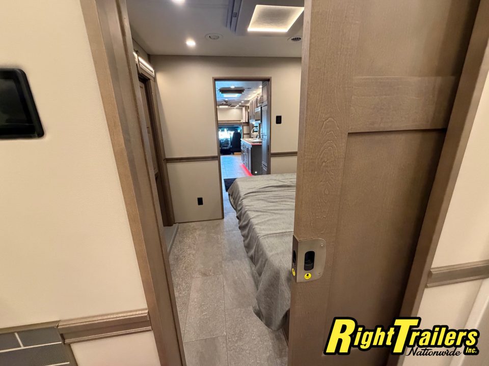 New 2027 Renegade RV Motorhome Peterbilt 589 Class C 45CME - 1.5 Bathrooms