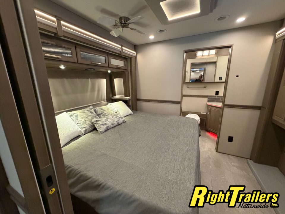 New 2027 Renegade RV Motorhome Peterbilt 589 Class C 45CME - 1.5 Bathrooms