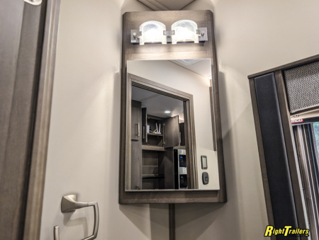 New 2027 Renegade RV Motorhome Peterbilt 589 Class C 45CME - 1.5 Bathrooms