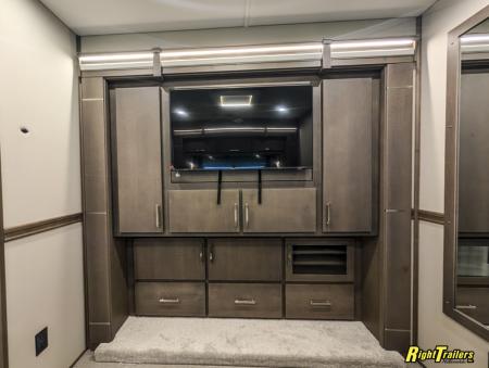 New 2027 Renegade RV Motorhome Peterbilt 589 Class C 45CME - 1.5 Bathrooms
