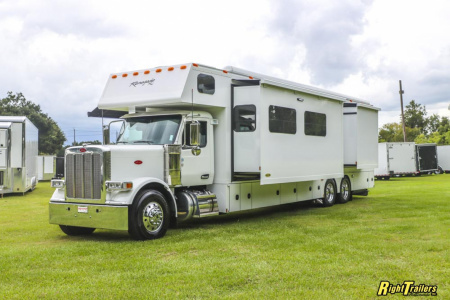 New 2027 Renegade RV Motorhome Peterbilt 589 Class C 45CME - 1.5 Bathrooms