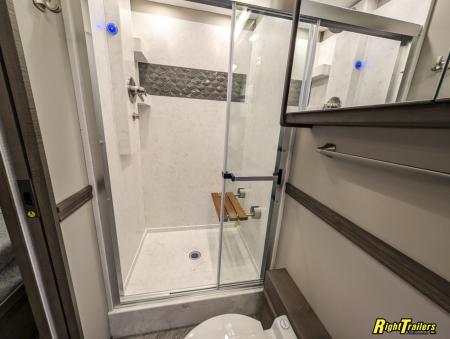 New 2027 Renegade RV Motorhome Peterbilt 589 Class C 45CME - 1.5 Bathrooms