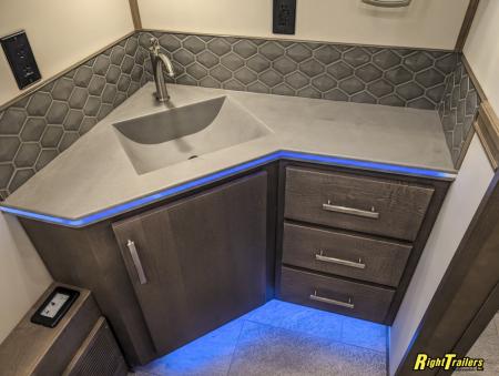 New 2027 Renegade RV Motorhome Peterbilt 589 Class C 45CME - 1.5 Bathrooms