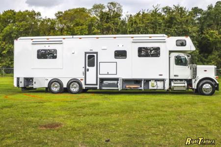 New 2027 Renegade RV Motorhome Peterbilt 589 Class C 45CME - 1.5 Bathrooms