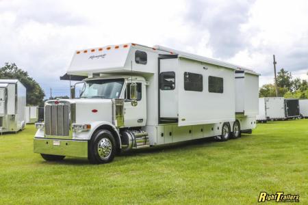 New 2027 Renegade RV Motorhome Peterbilt 589 Class C 45CME - 1.5 Bathrooms
