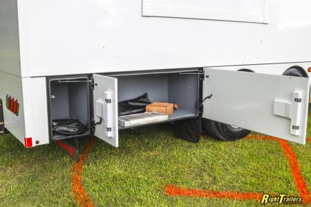 New 2027 Renegade RV Motorhome Peterbilt 589 Class C 45CME - 1.5 Bathrooms