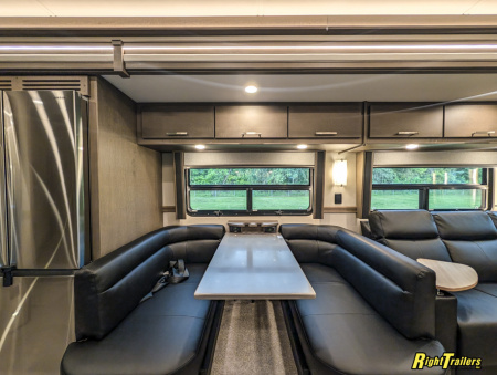 New 2027 Renegade RV Motorhome Peterbilt 589 Class C 45CME - 1.5 Bathrooms