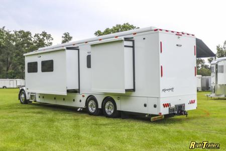 New 2027 Renegade RV Motorhome Peterbilt 589 Class C 45CME - 1.5 Bathrooms
