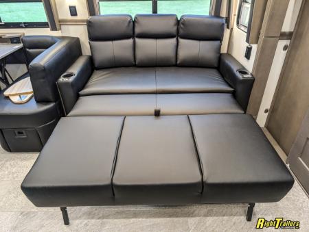 New 2027 Renegade RV Motorhome Peterbilt 589 Class C 45CME - 1.5 Bathrooms