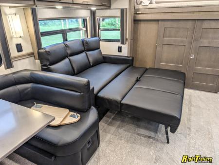 New 2027 Renegade RV Motorhome Peterbilt 589 Class C 45CME - 1.5 Bathrooms