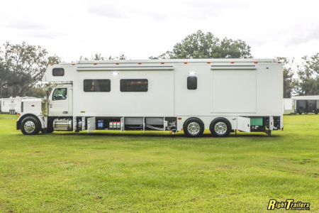 New 2027 Renegade RV Motorhome Peterbilt 589 Class C 45CME - 1.5 Bathrooms