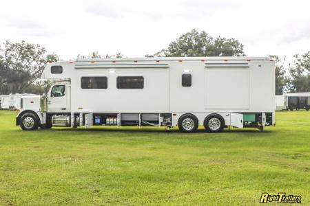 New 2027 Renegade RV Motorhome Peterbilt 589 Class C 45CME - 1.5 Bathrooms