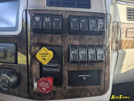 New 2027 Renegade RV Motorhome Peterbilt 589 Class C 45CME - 1.5 Bathrooms
