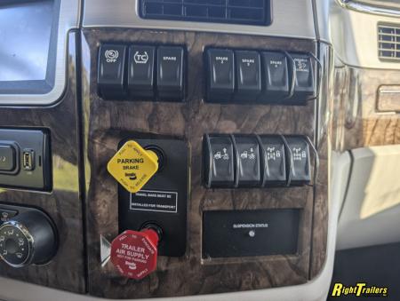 New 2027 Renegade RV Motorhome Peterbilt 589 Class C 45CME - 1.5 Bathrooms