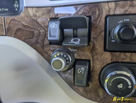 New 2027 Renegade RV Motorhome Peterbilt 589 Class C 45CME - 1.5 Bathrooms