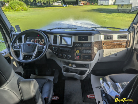 New 2027 Renegade RV Motorhome Peterbilt 589 Class C 45CME - 1.5 Bathrooms