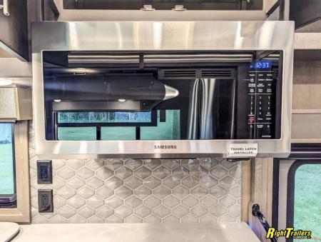 New 2027 Renegade RV Motorhome Peterbilt 589 Class C 45CME - 1.5 Bathrooms