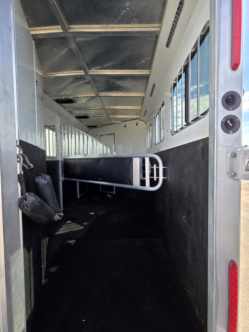 Used 2016 Merhow Aluma Star 3H Horse Trailer