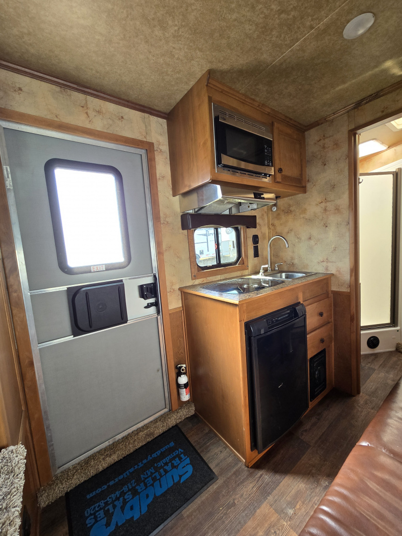 Used 2016 Merhow Aluma Star 3H Horse Trailer
