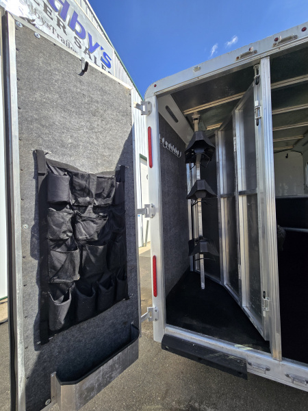 Used 2016 Merhow Aluma Star 3H Horse Trailer