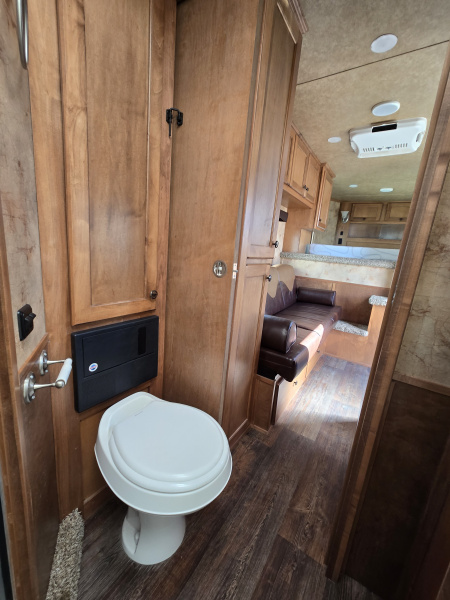 Used 2016 Merhow Aluma Star 3H Horse Trailer