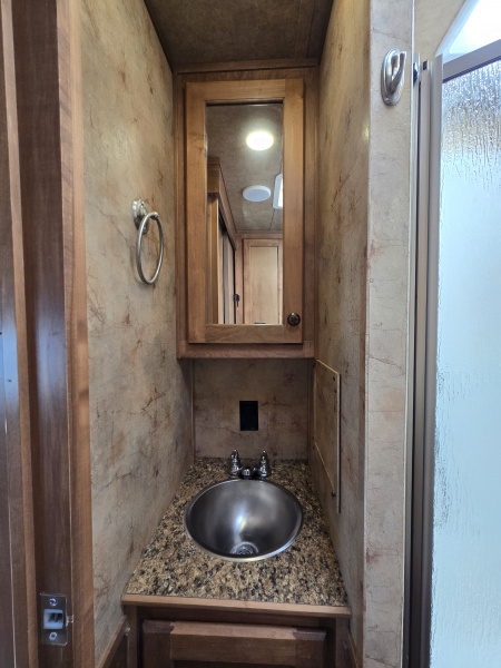 Used 2016 Merhow Aluma Star 3H Horse Trailer