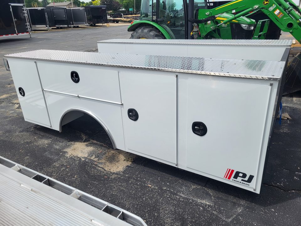 New 2026 CM Truck Beds CMG 134/94VVSSMLG2M