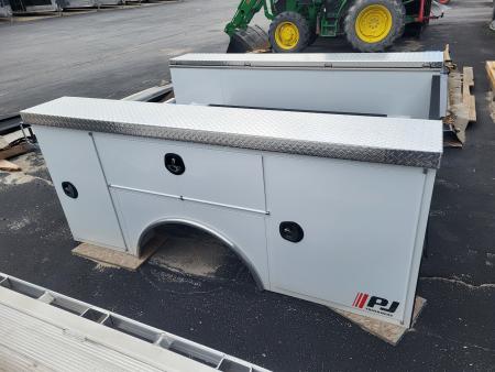 New 2026 CM Truck Beds 98/78VVWWMLG2M
