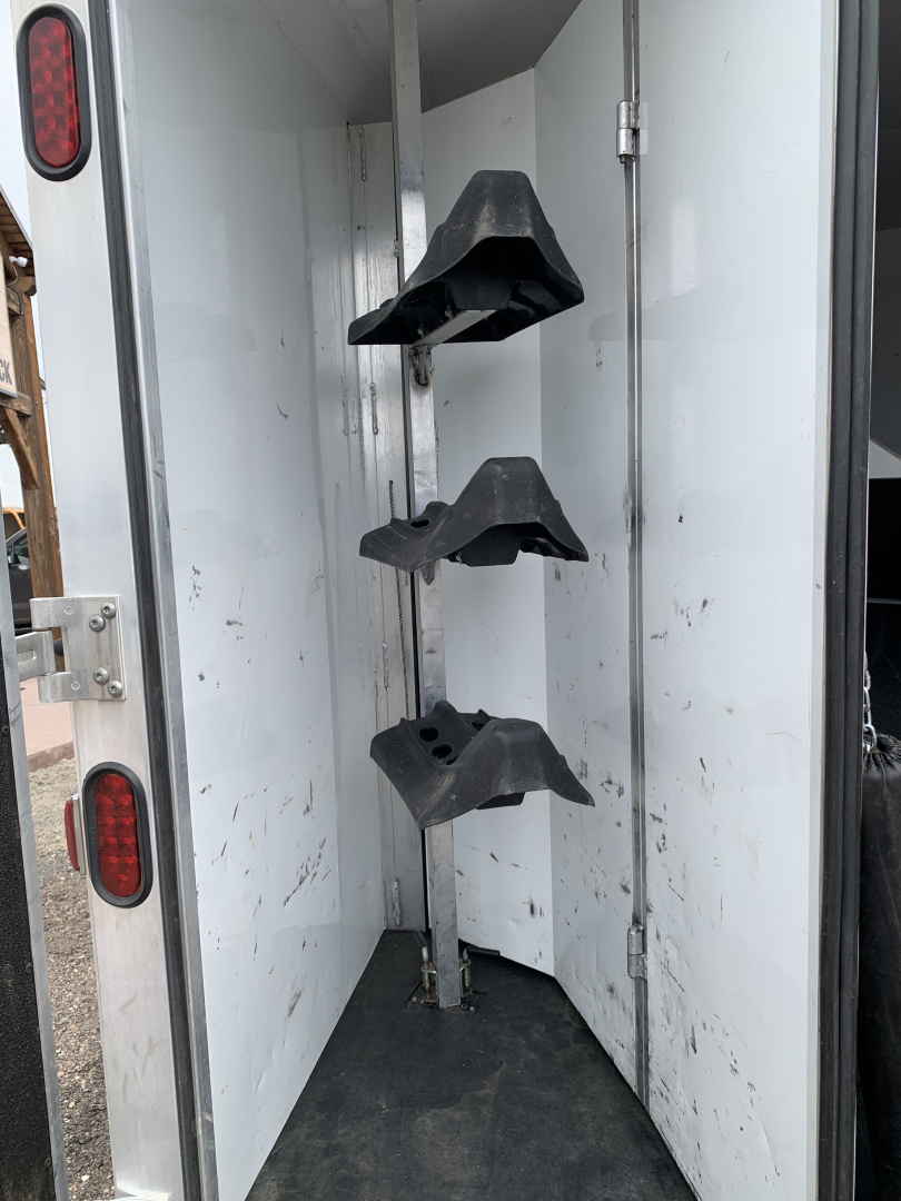Used 2014 3 Horse Bison Stratus Trailer