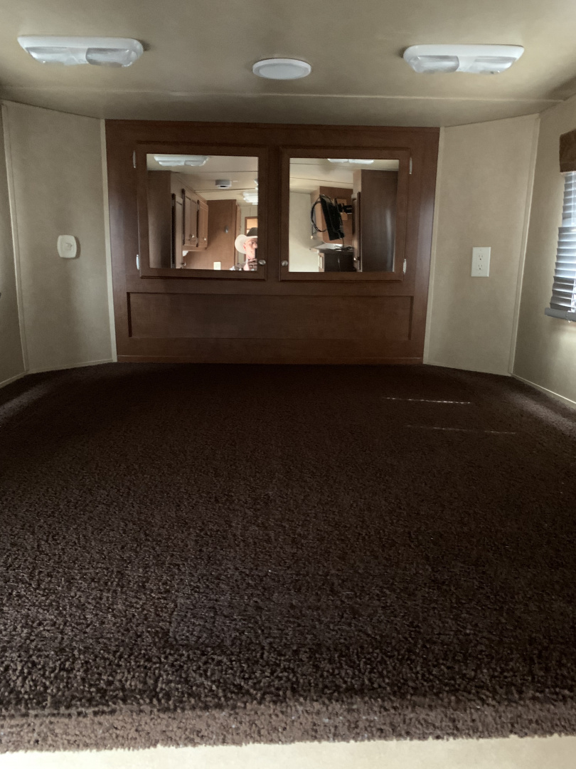 Used 2014 3 Horse Bison Stratus Trailer