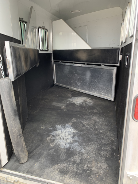 Used 2014 3 Horse Bison Stratus Trailer