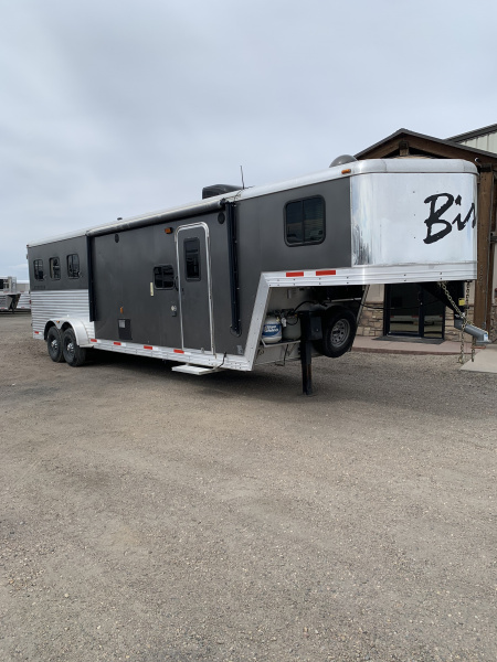 Used 2014 3 Horse Bison Stratus Trailer