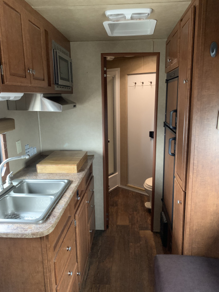 Used 2014 3 Horse Bison Stratus Trailer