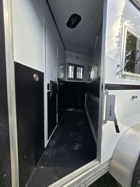 Used 2023 Bison Silverado 7208 - 8' SW Living Quarters - 2 Horse Trailer - Ramp - Drop down windows tail side