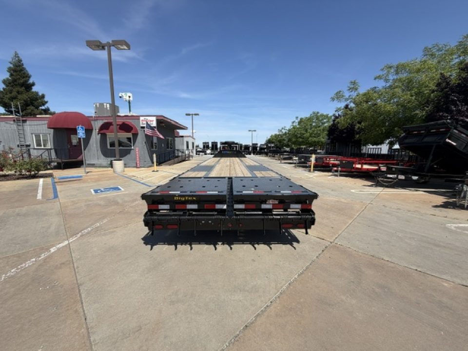 New 2026 Big Tex Trailers 25GN-35D5A-MR 8.5FT X 35FT 25.9K GVWTA-D Equipment Trailer
