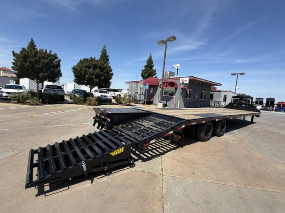 New 2026 Big Tex Trailers 25GN-35D5A-MR 8.5FT X 35FT 25.9K GVWTA-D Equipment Trailer