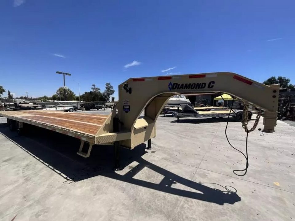 New 2025 Diamond C Trailers FMAX216L35X102HDT 8.5FT X 35FT 40K GVW Equipment Trailer