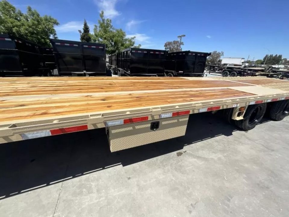 New 2025 Diamond C Trailers FMAX216L35X102HDT 8.5FT X 35FT 40K GVW Equipment Trailer
