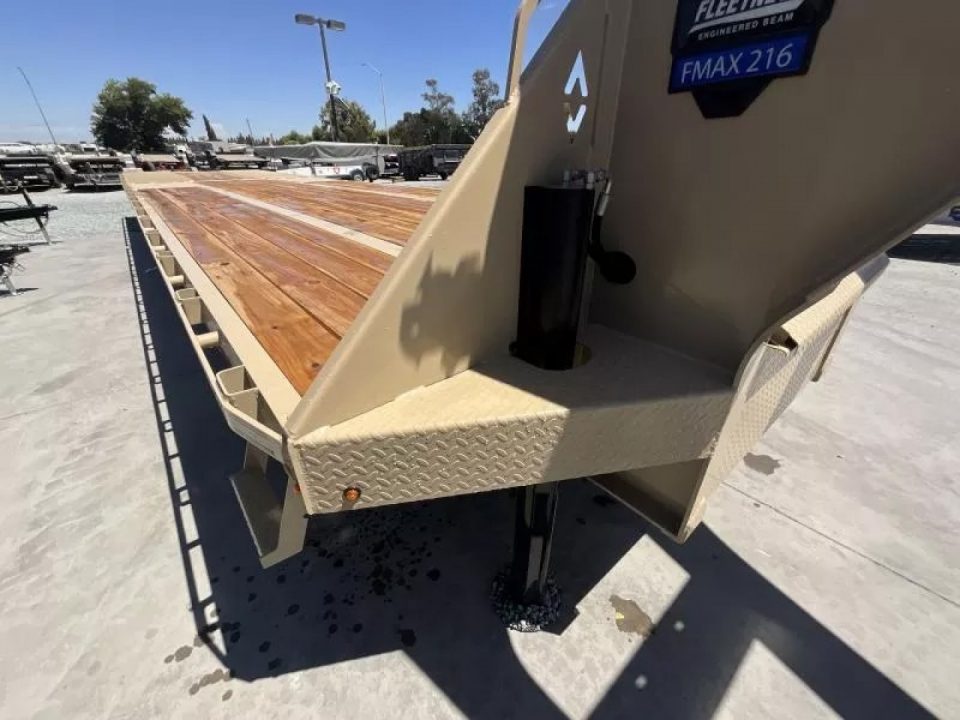 New 2025 Diamond C Trailers FMAX216L35X102HDT 8.5FT X 35FT 40K GVW Equipment Trailer