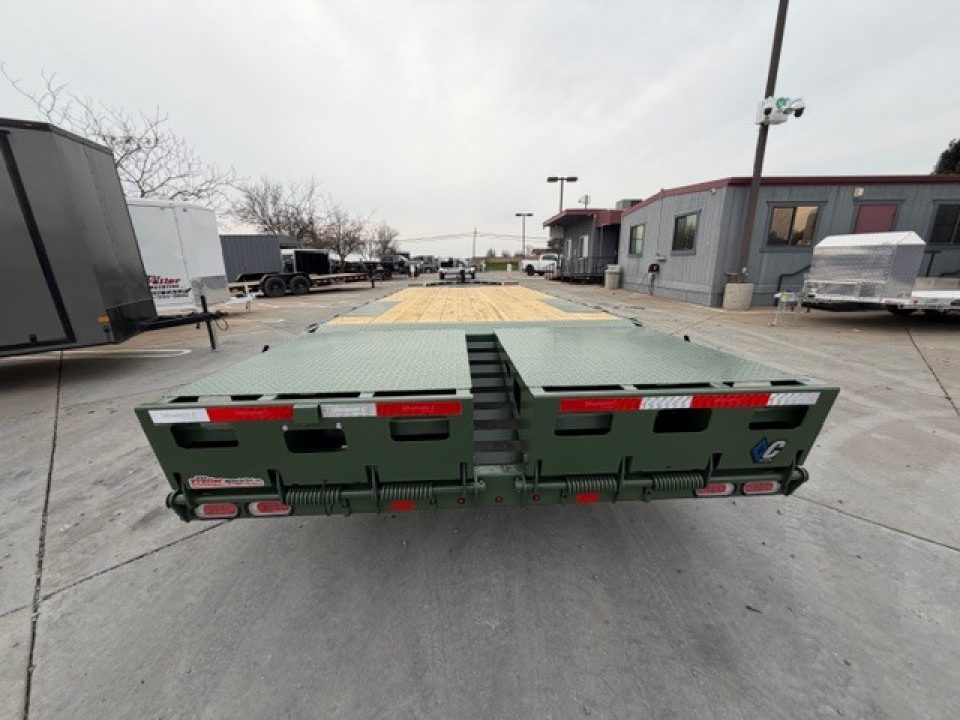 New 2026 Diamond C Trailers DEC207L24X102 8.5FT X 24FT 14.9K GVW Equipment Trailer