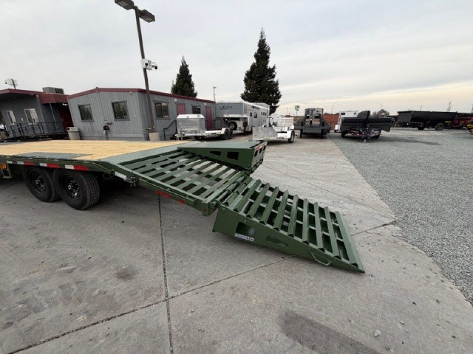 New 2026 Diamond C Trailers DEC207L24X102 8.5FT X 24FT 14.9K GVW Equipment Trailer