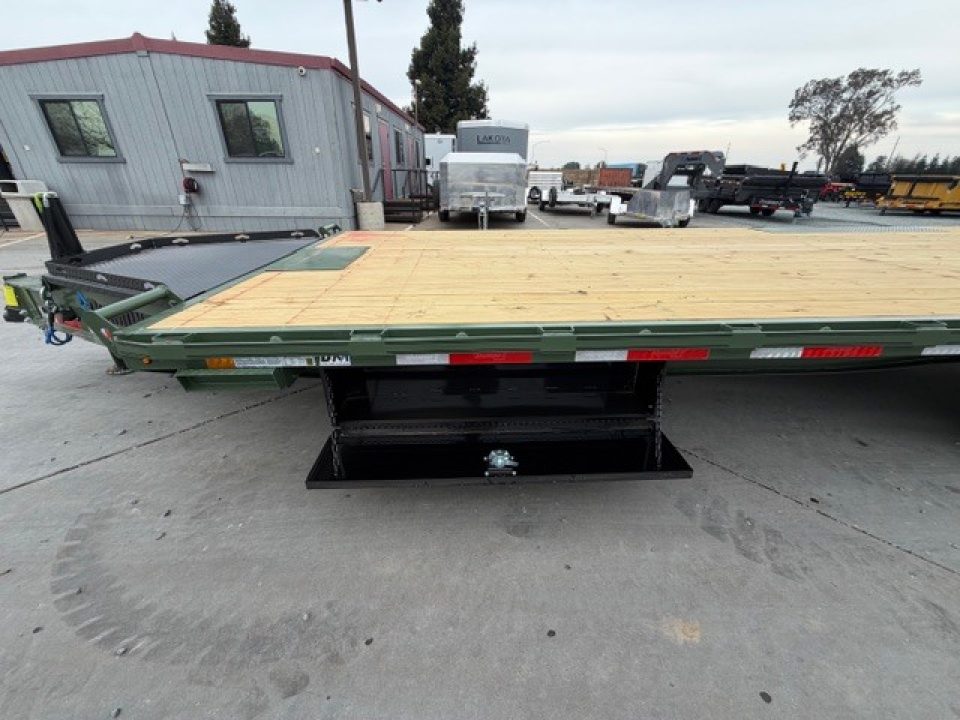 New 2026 Diamond C Trailers DEC207L24X102 8.5FT X 24FT 14.9K GVW Equipment Trailer