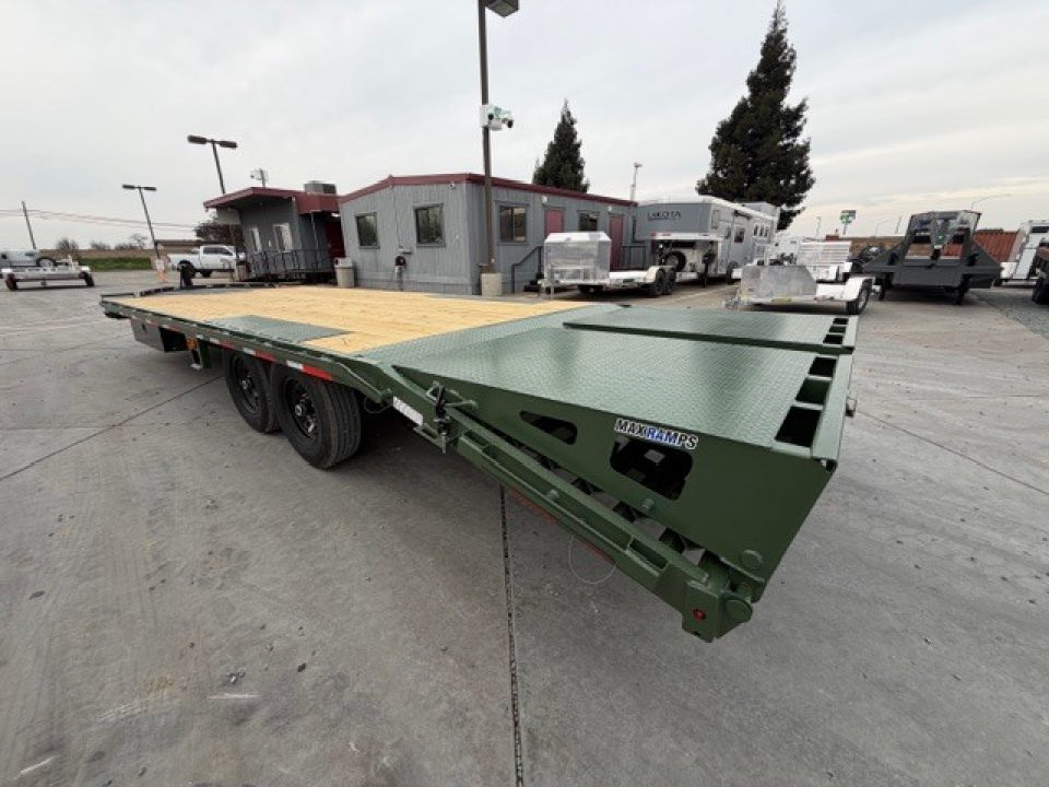 New 2026 Diamond C Trailers DEC207L24X102 8.5FT X 24FT 14.9K GVW Equipment Trailer