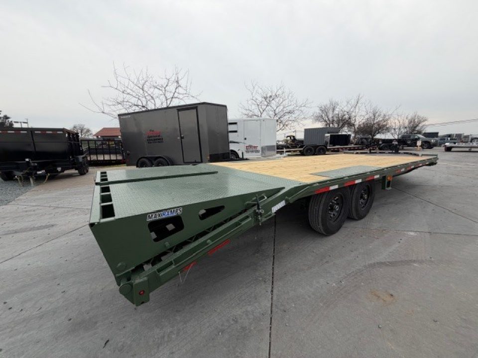 New 2026 Diamond C Trailers DEC207L24X102 8.5FT X 24FT 14.9K GVW Equipment Trailer