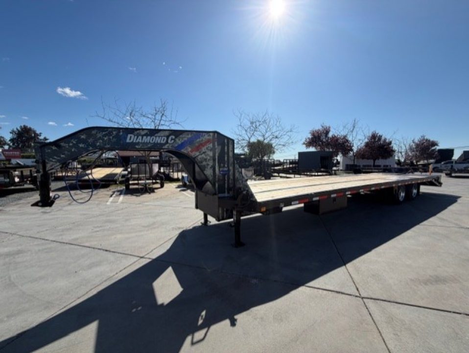 New 2026 Diamond C Trailers FMAX212L35X102 8.5FT X 35FT 25.9K GVW Equipment Trailer