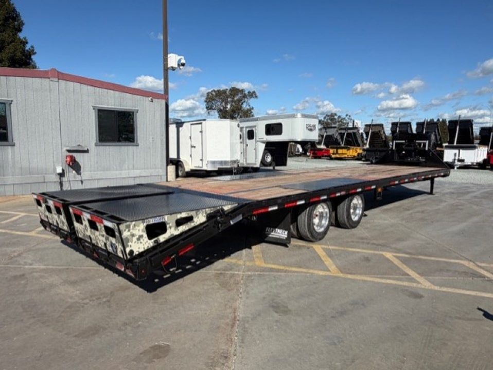 New 2026 Diamond C Trailers FMAX212L35X102 8.5FT X 35FT 25.9K GVW Equipment Trailer